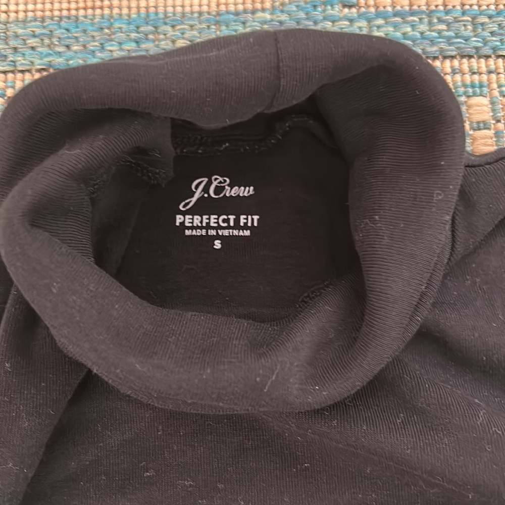 J crew perfect fit cotton turtleneck  size small - Picture 2 of 3